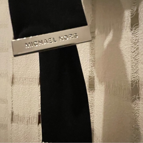 Classy Michael Kors One piece - Picture 3 of 3